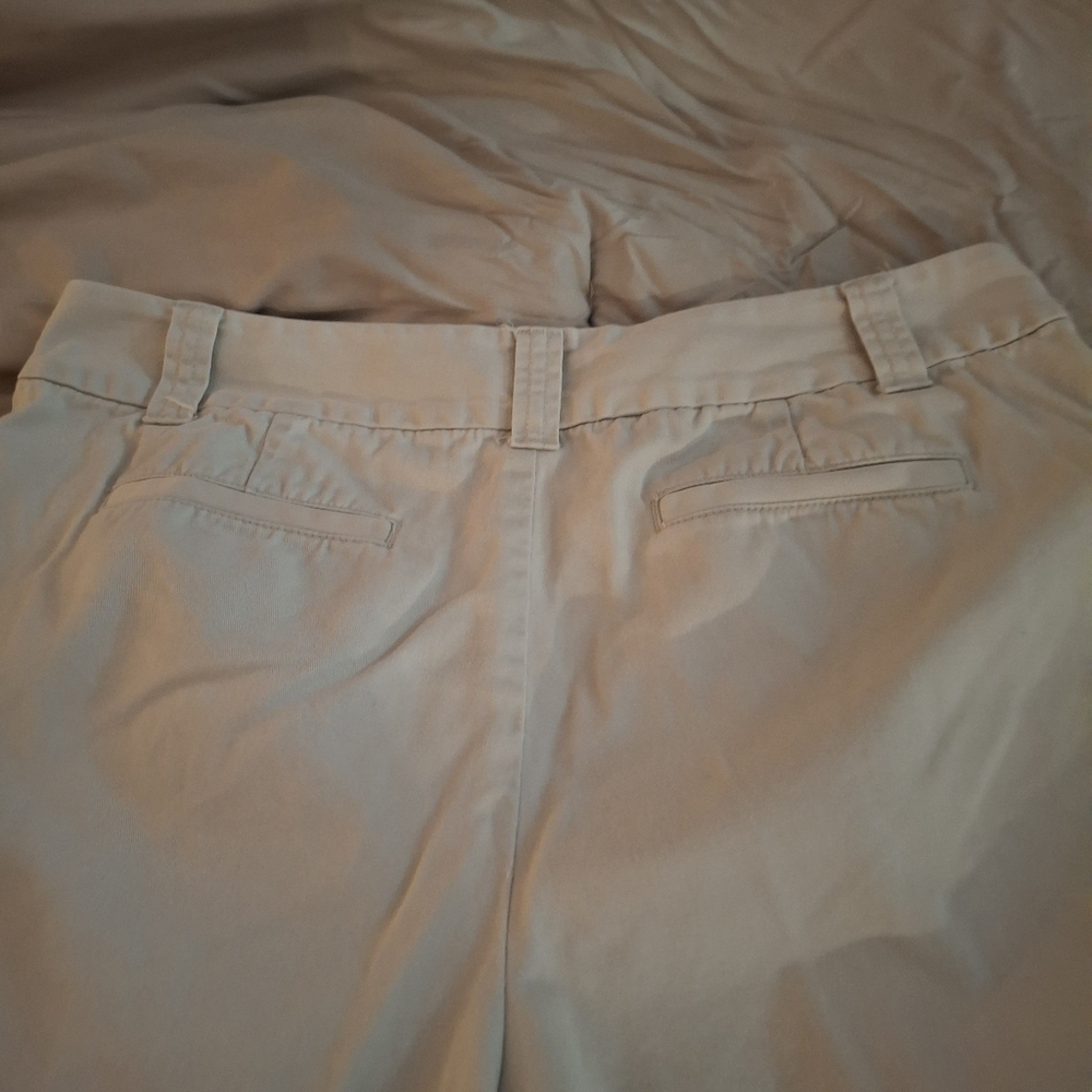 Christopher & Banks Women's Beige Casual Shorts - Picture 7 of 8